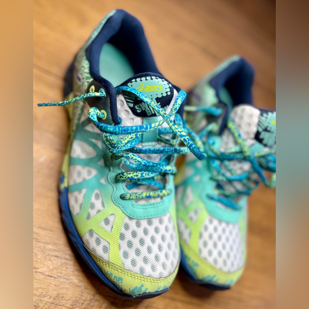 Women’s Asics Gel-Noosa Tri 9 Running Shoes